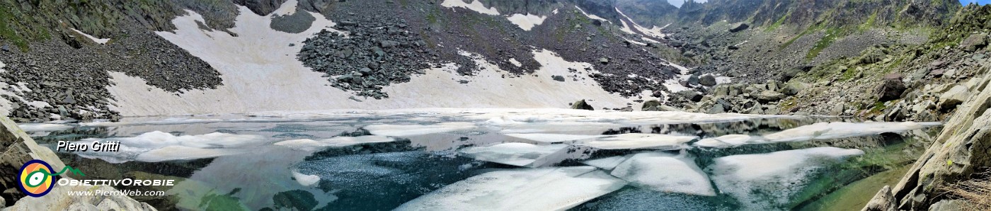 03 Lago del Vallone (2226 m) in lento disgelo.jpg